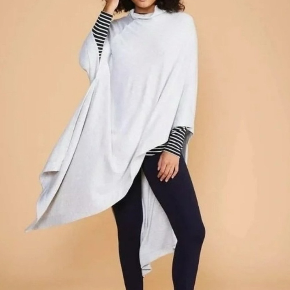 Lou & Grey Soft Gray Knit Poncho